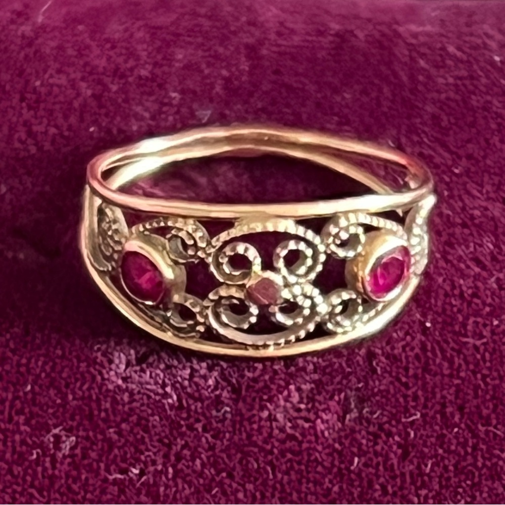Solid rose gold ring, size 7